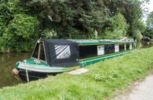 Narrowboat auf dem Trent-Mersey-Canal